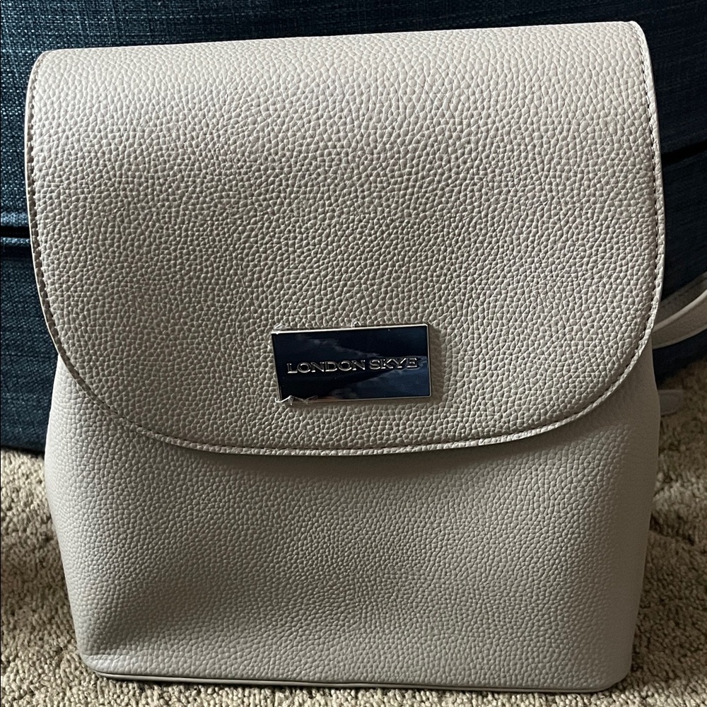 London Skye Light Gray Women's Backpack with dust bag